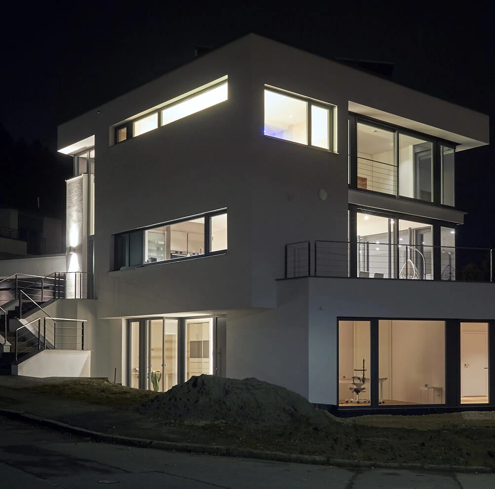 Edificio rivestito in gres porcellanato Mineral Chrom: innovazione e stile nel design residenziale