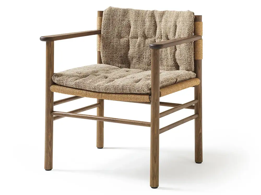 Billiani novità 2026: sedie in legno, sedute outdoor e tavolini di design