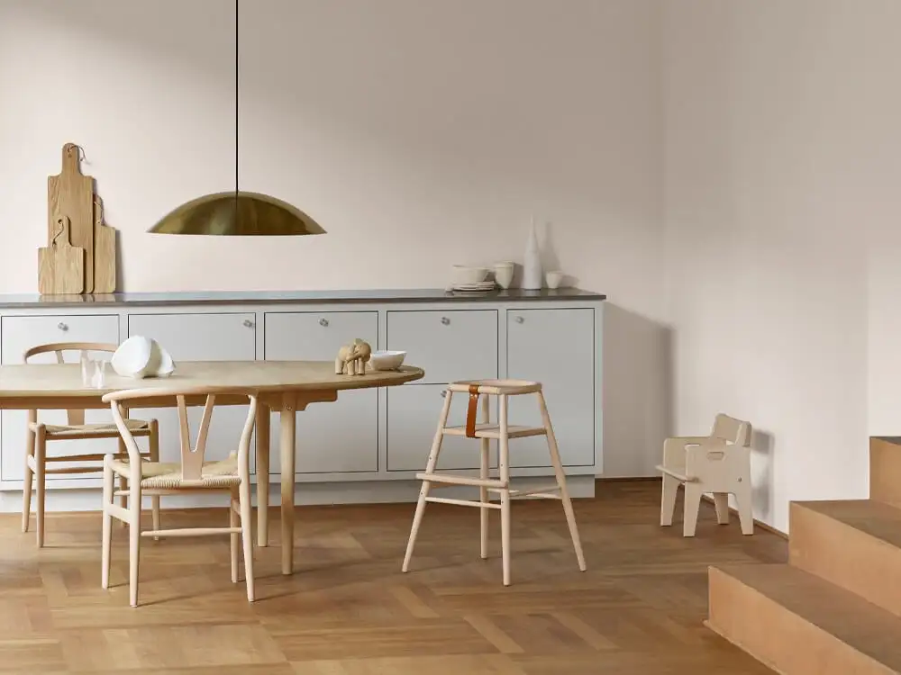 Mobili per bambini Carl Hansen _ Søn in legno massello.webp