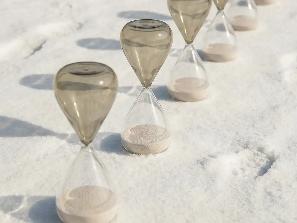 VENINI Snow: nuova collezione in vetro di Murano tra luce, silenzio e forma essenziale